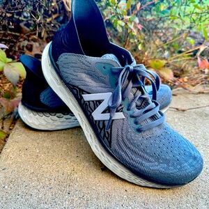 Men’s New Balance M1080 V10 Size 9 Lead and Black